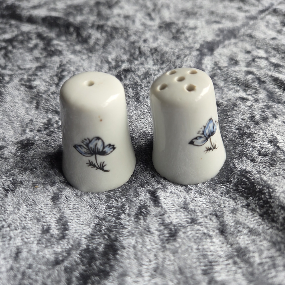 Vintage Dainty Floral Ceramic Salt and Pepper Shakers - Japan